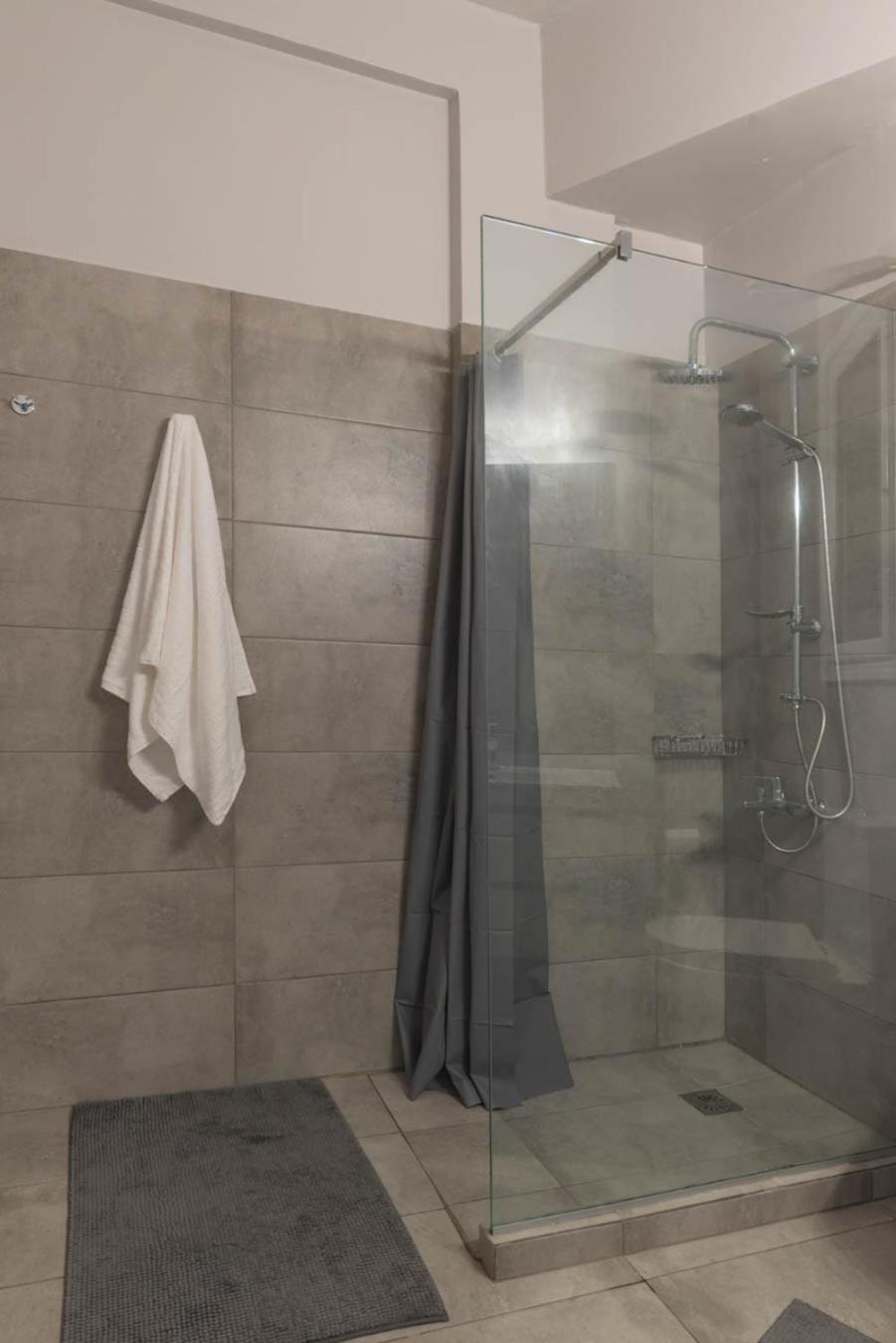 Empyrean Apartment Athena Bagian luar foto